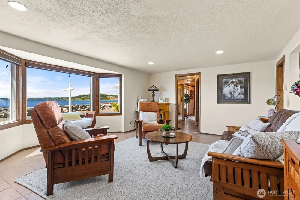 2423 Day Island Boulevard W University Place, WA 98466
