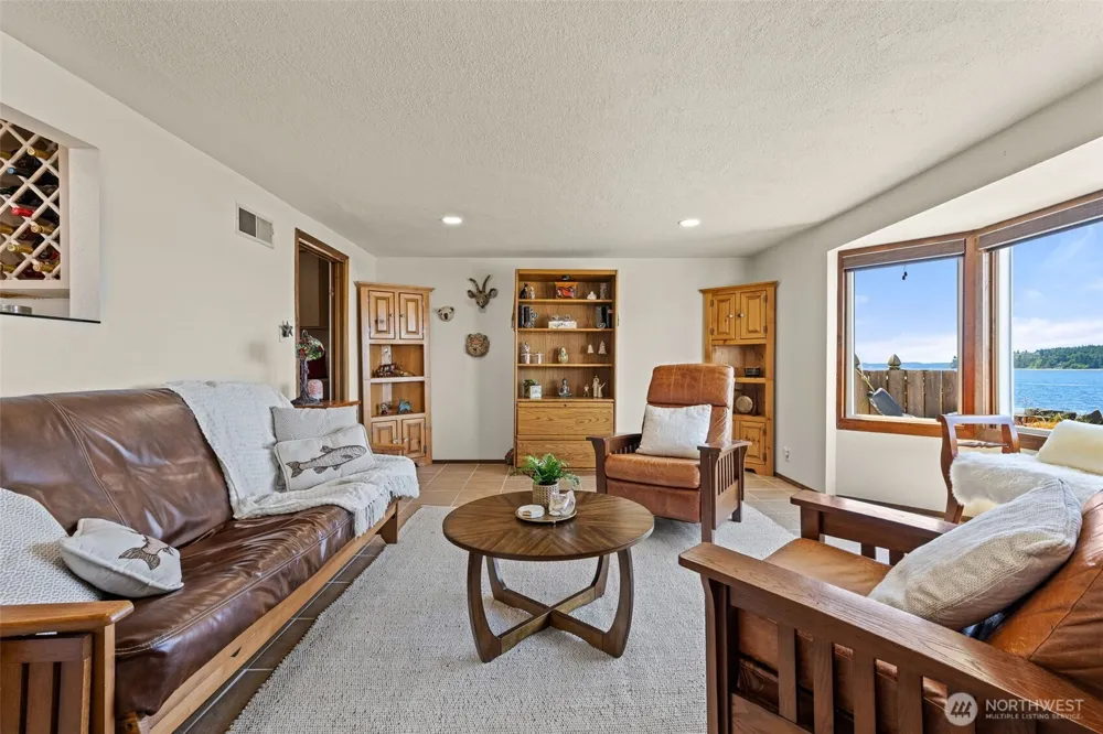 2423 Day Island Boulevard W University Place, WA 98466