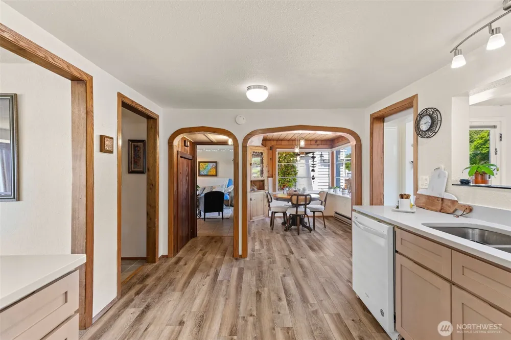 2423 Day Island Boulevard W University Place, WA 98466