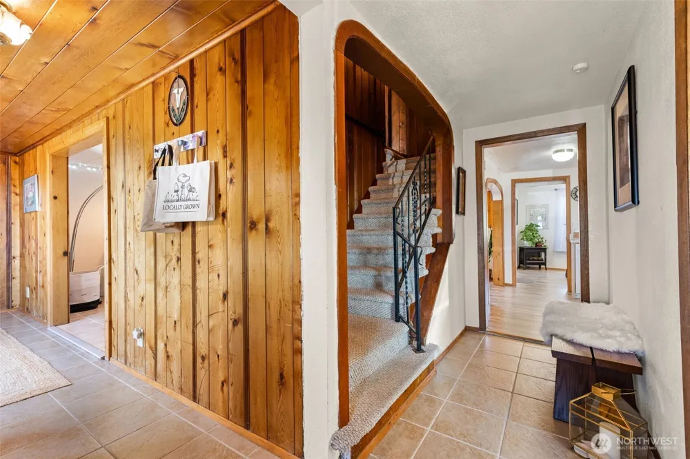2423 Day Island Boulevard W University Place, WA 98466