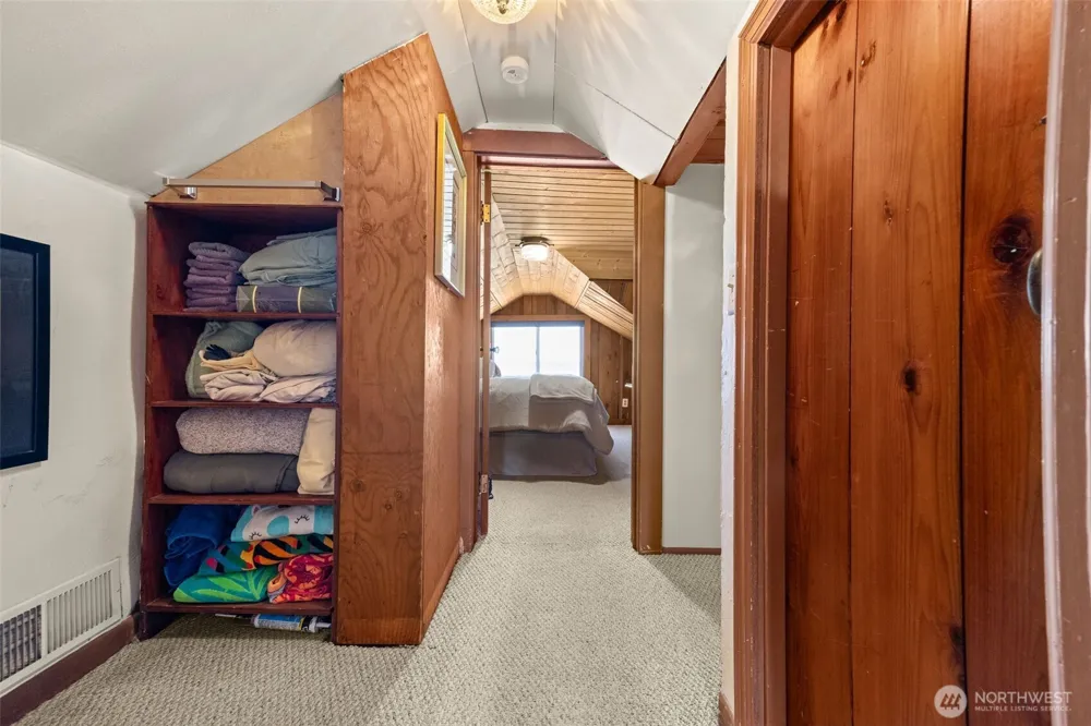 2423 Day Island Boulevard W University Place, WA 98466