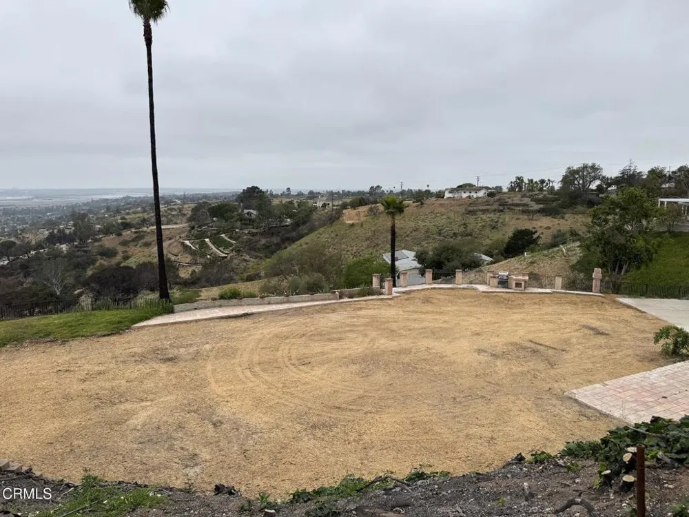 894 W Highland Drive Camarillo, CA 93010