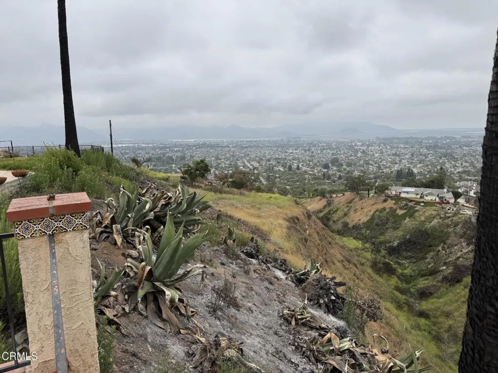 894 W Highland Drive Camarillo, CA 93010