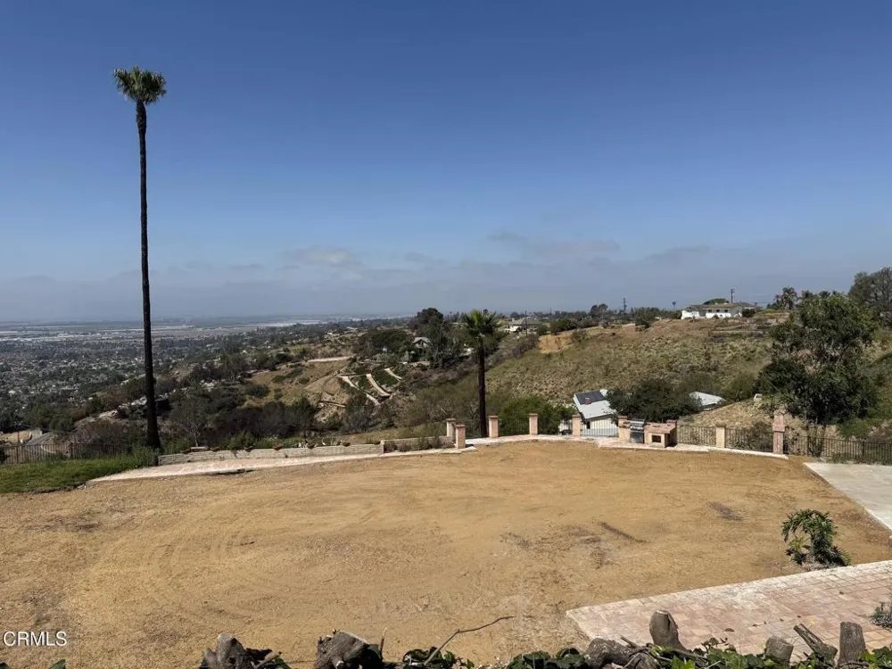 894 W Highland Drive Camarillo, CA 93010