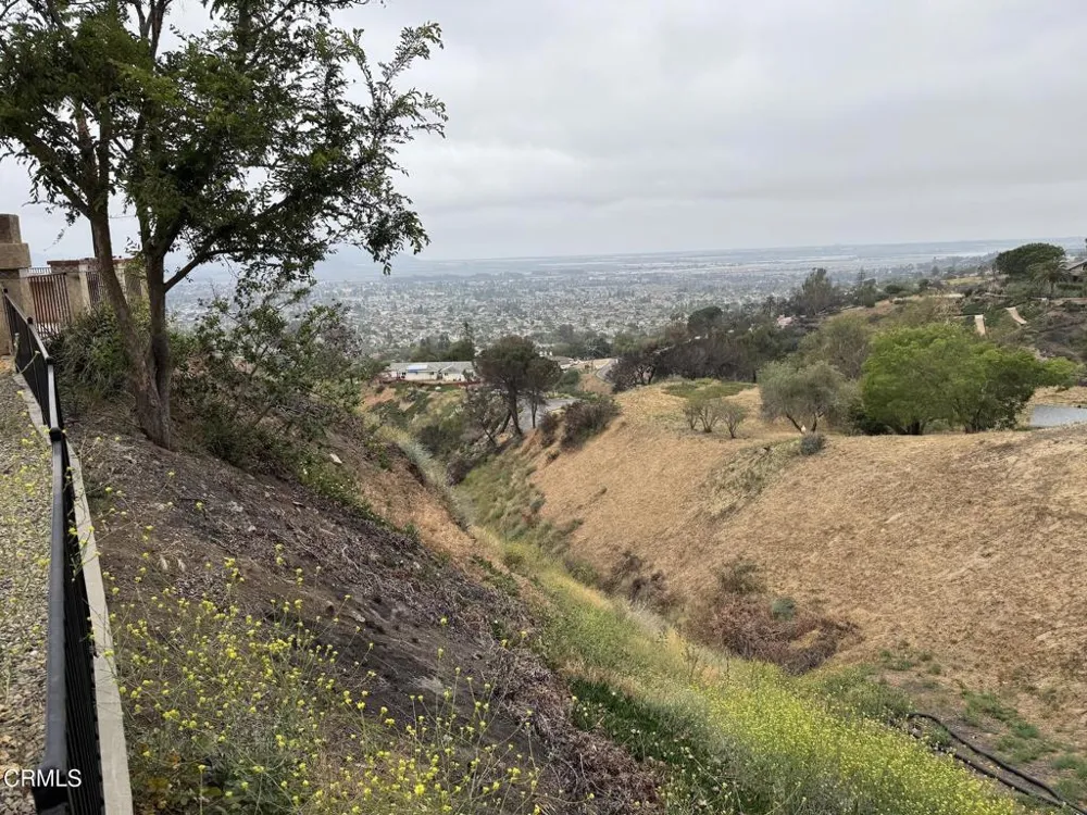 894 W Highland Drive Camarillo, CA 93010