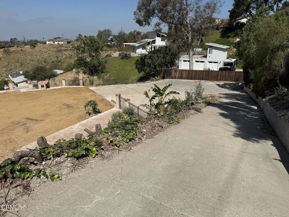 894 W Highland Drive Camarillo, CA 93010
