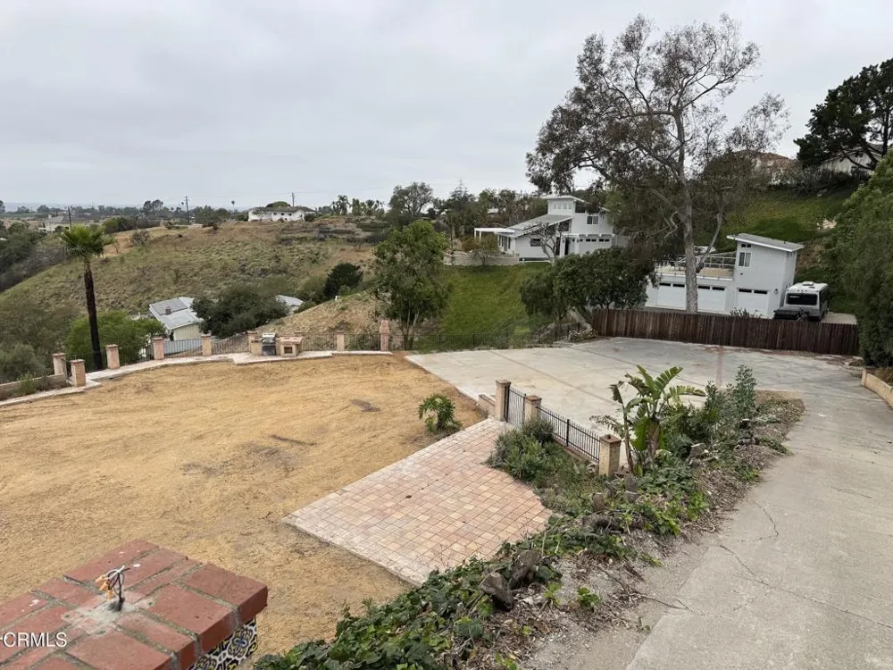 894 W Highland Drive Camarillo, CA 93010