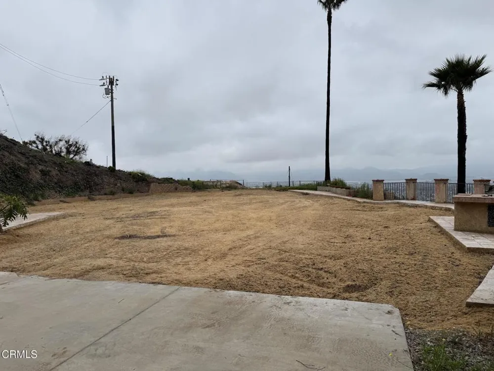 894 W Highland Drive Camarillo, CA 93010