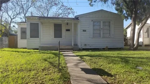 769 W Cornelia