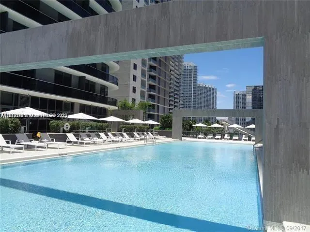 45 SW 9th St #2709 Miami, FL 33130