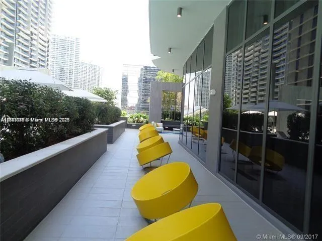 45 SW 9th St #2709 Miami, FL 33130