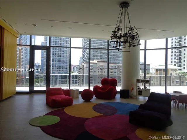 45 SW 9th St #2709 Miami, FL 33130