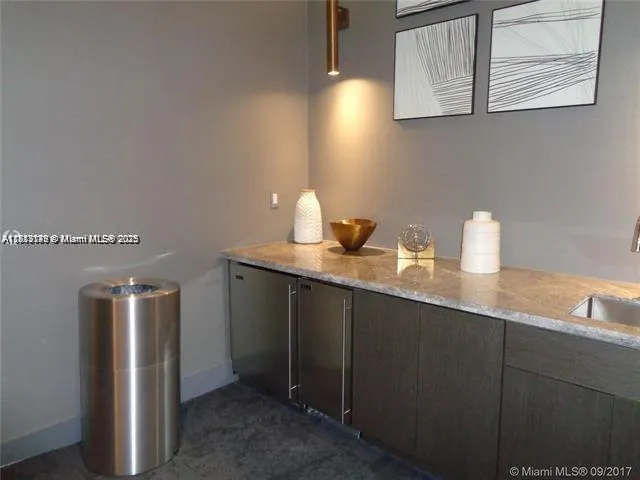 45 SW 9th St #2709 Miami, FL 33130