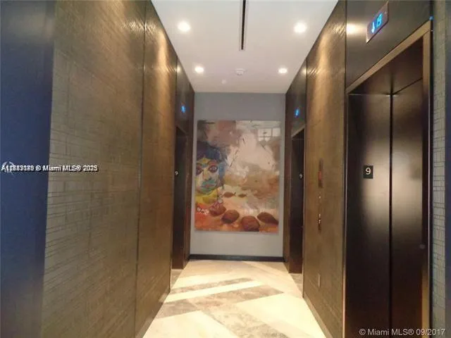 45 SW 9th St #2709 Miami, FL 33130