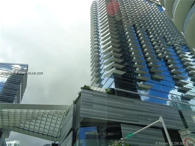 45 SW 9th St #2709 Miami, FL 33130