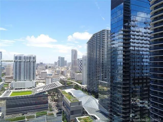 45 SW 9th St #2709 Miami, FL 33130
