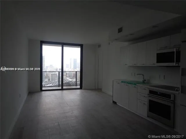 45 SW 9th St #2709 Miami, FL 33130