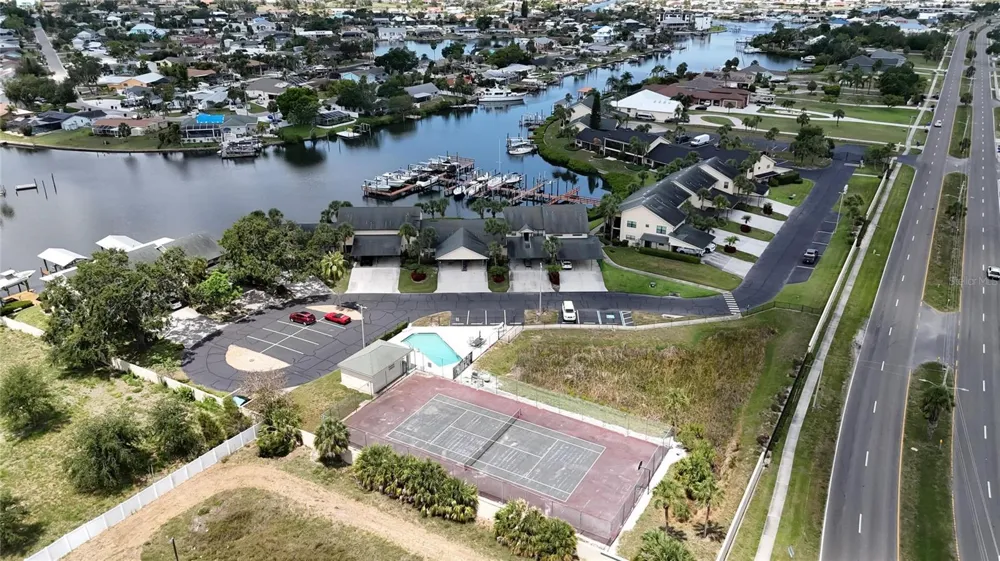 644 YARDARM DRIVE #22 Apollo Beach, FL 33572