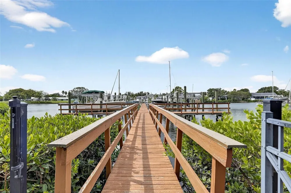 644 YARDARM DRIVE #22 Apollo Beach, FL 33572