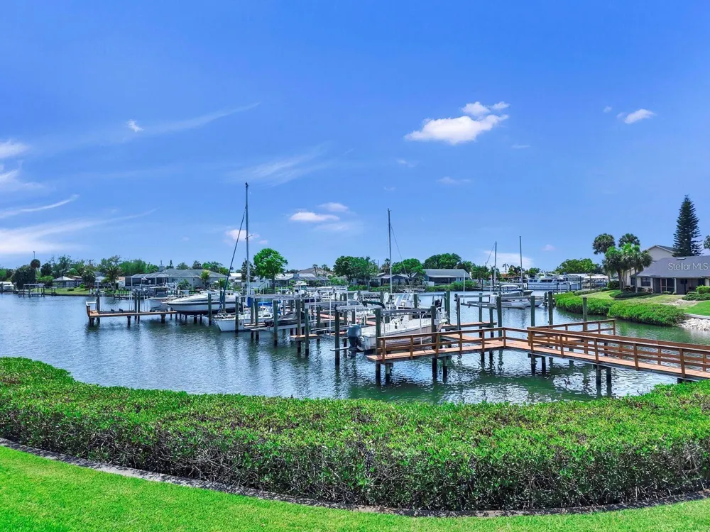 644 YARDARM DRIVE #22 Apollo Beach, FL 33572