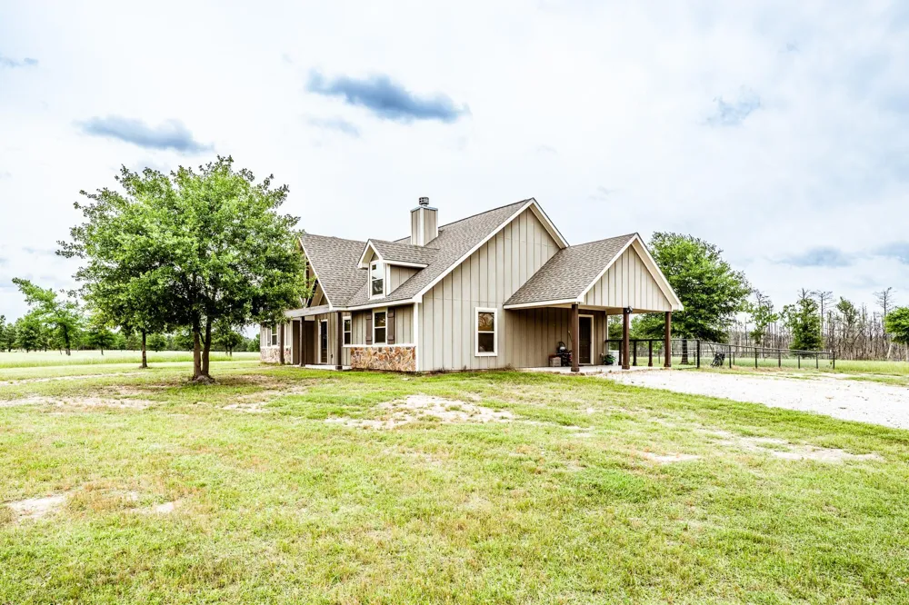 1916 Fm-247 Huntsville, TX 77320