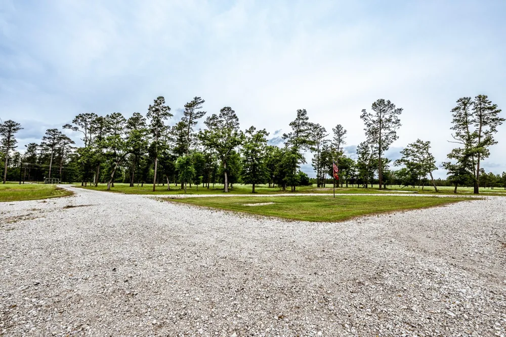 1916 Fm-247 Huntsville, TX 77320