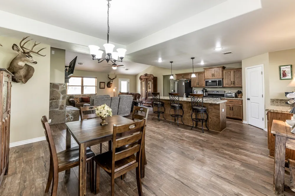 1916 Fm-247 Huntsville, TX 77320