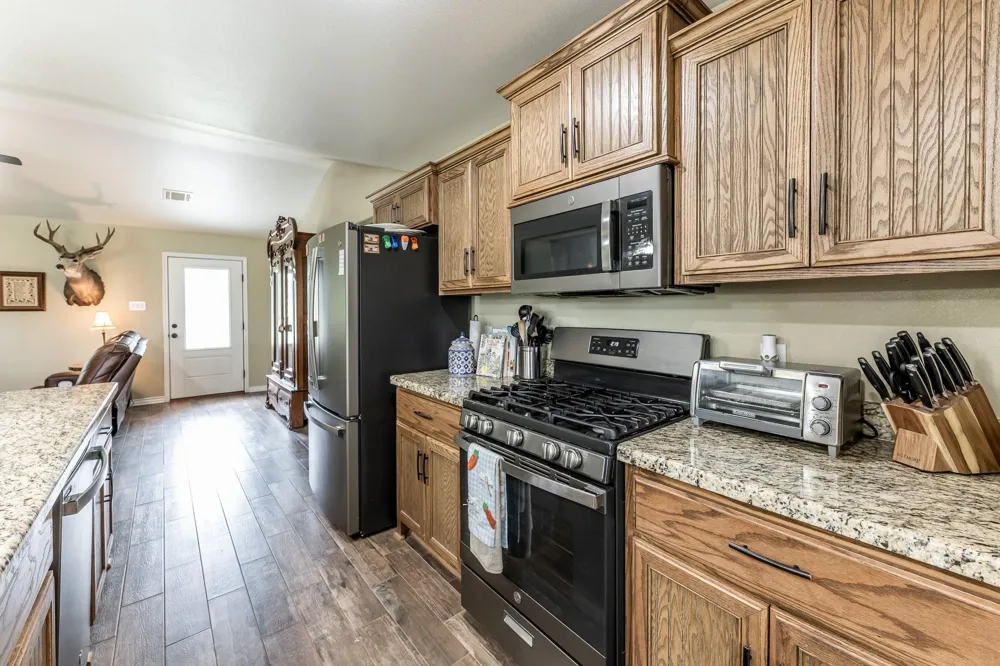 1916 Fm-247 Huntsville, TX 77320