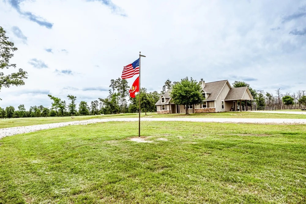 1916 Fm-247 Huntsville, TX 77320