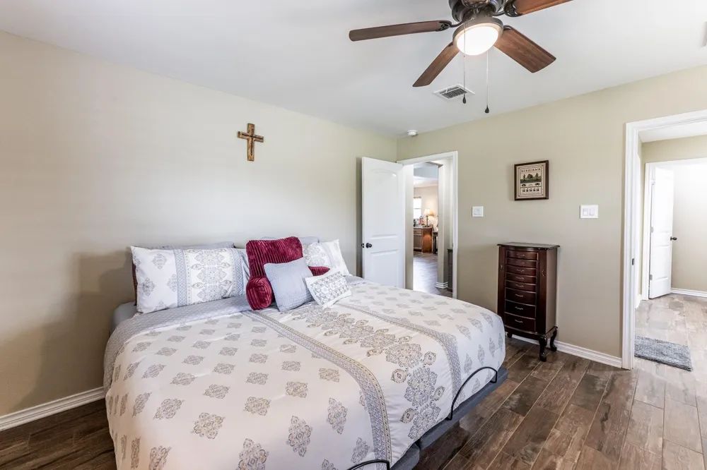 1916 Fm-247 Huntsville, TX 77320