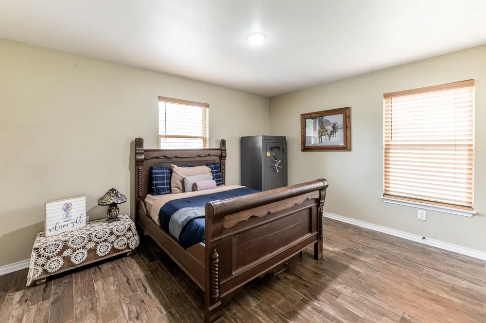 1916 Fm-247 Huntsville, TX 77320