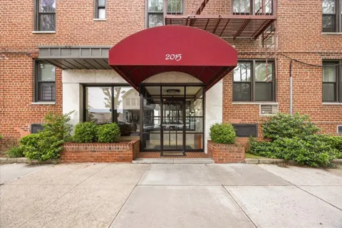 2015 St Paul Avenue #3G