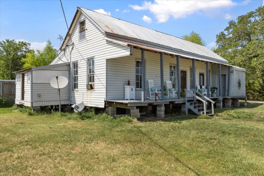 3848 S Highway 304 Rosanky, TX 78953