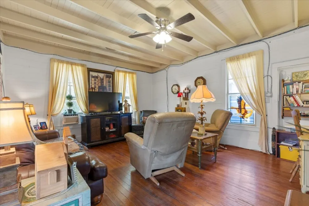 3848 S Highway 304 Rosanky, TX 78953