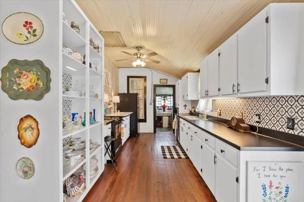 3848 S Highway 304 Rosanky, TX 78953