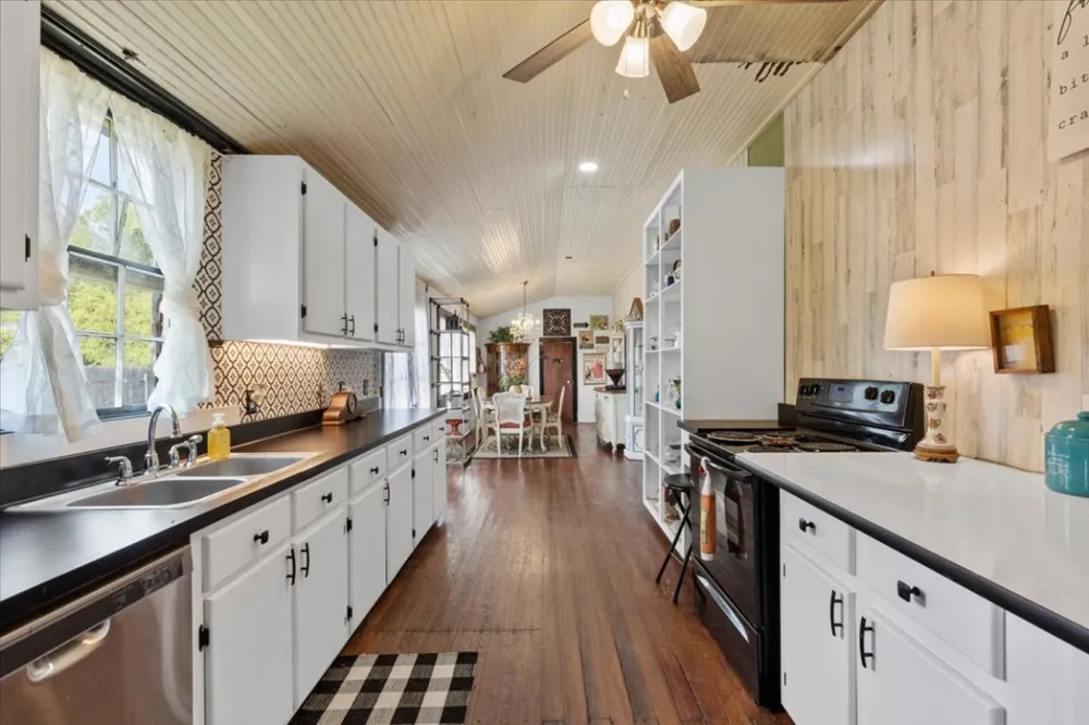 3848 S Highway 304 Rosanky, TX 78953
