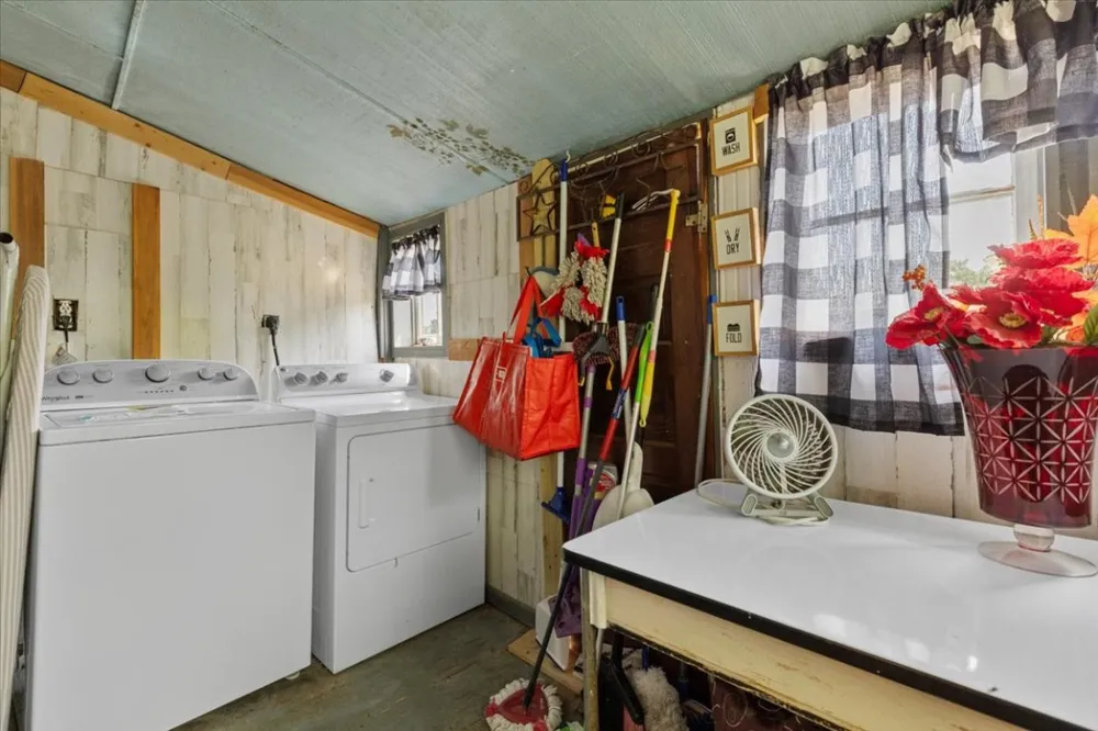 3848 S Highway 304 Rosanky, TX 78953