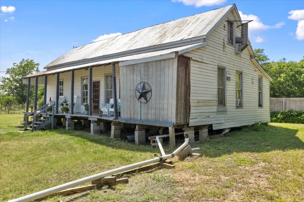 3848 S Highway 304 Rosanky, TX 78953