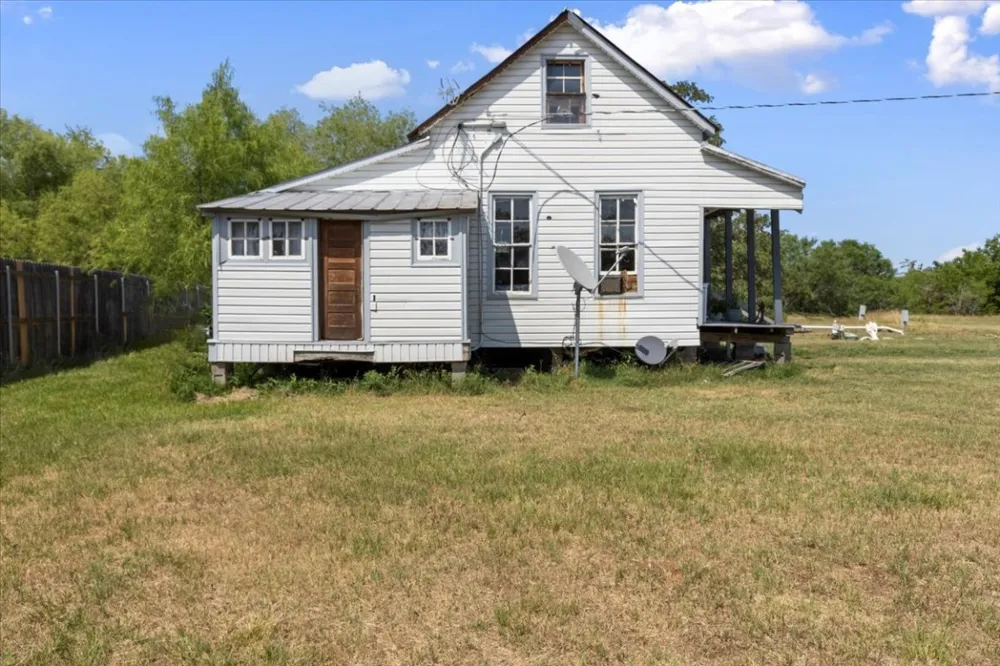 3848 S Highway 304 Rosanky, TX 78953