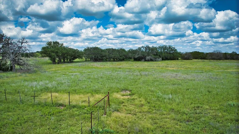 555 Summer Hill Lane Johnson City, TX 78636