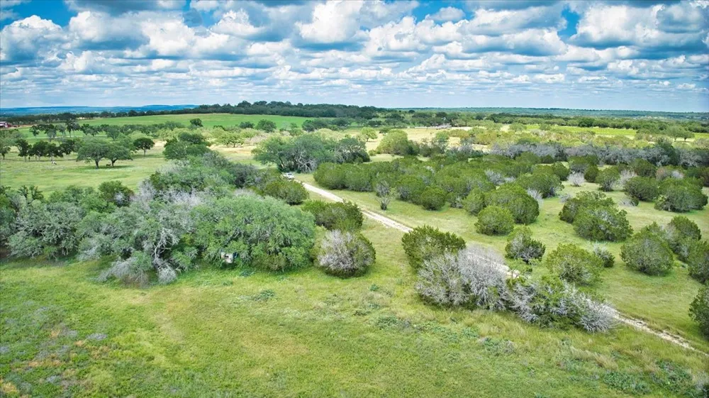 555 Summer Hill Lane Johnson City, TX 78636