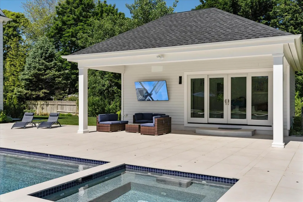 58 Country Club Drive Southampton, NY 11968