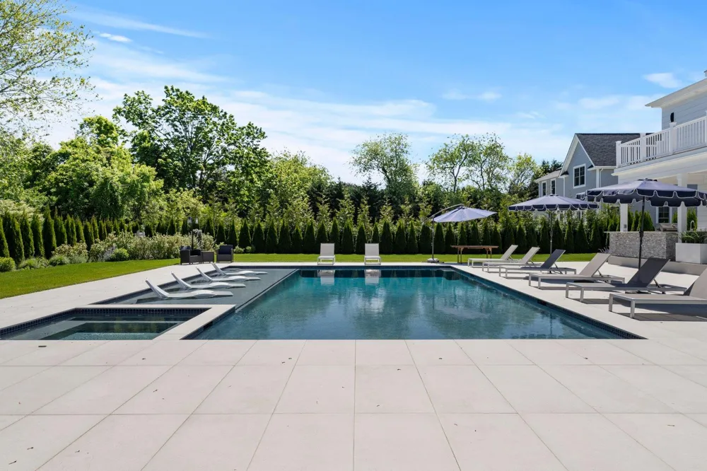 58 Country Club Drive Southampton, NY 11968