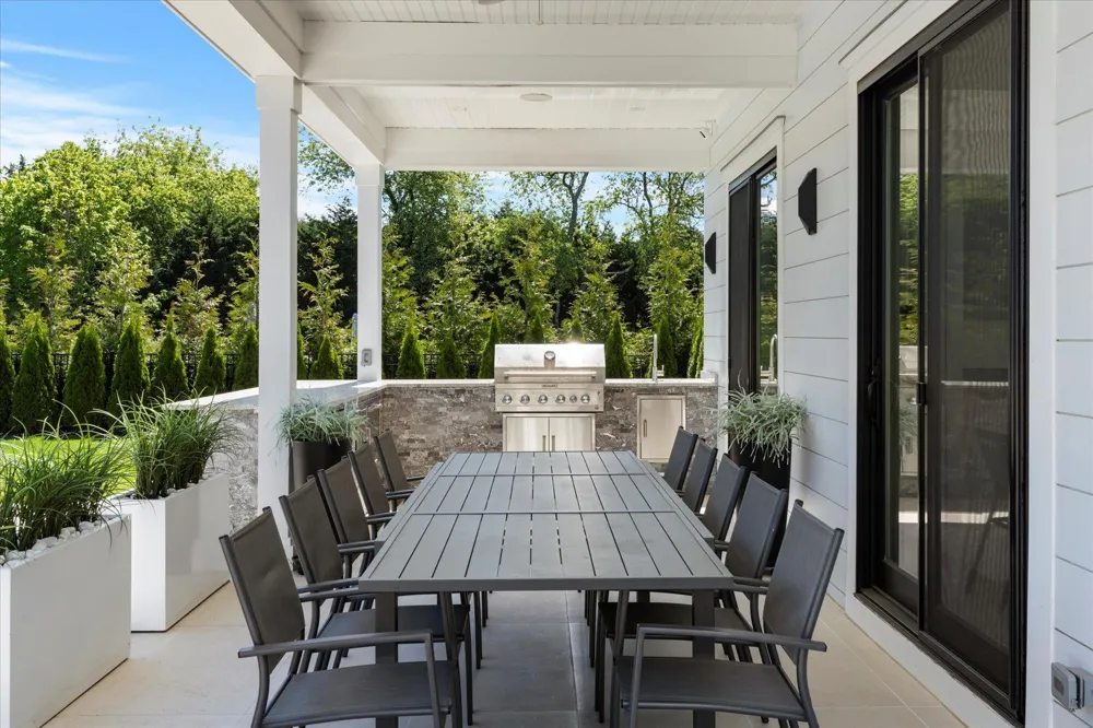 58 Country Club Drive Southampton, NY 11968
