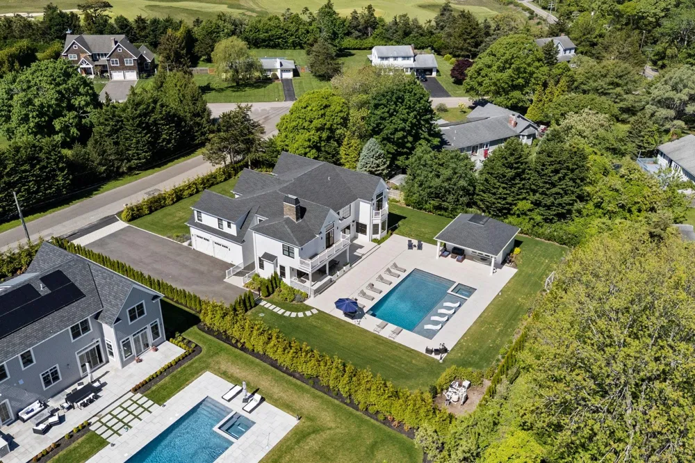 58 Country Club Drive Southampton, NY 11968