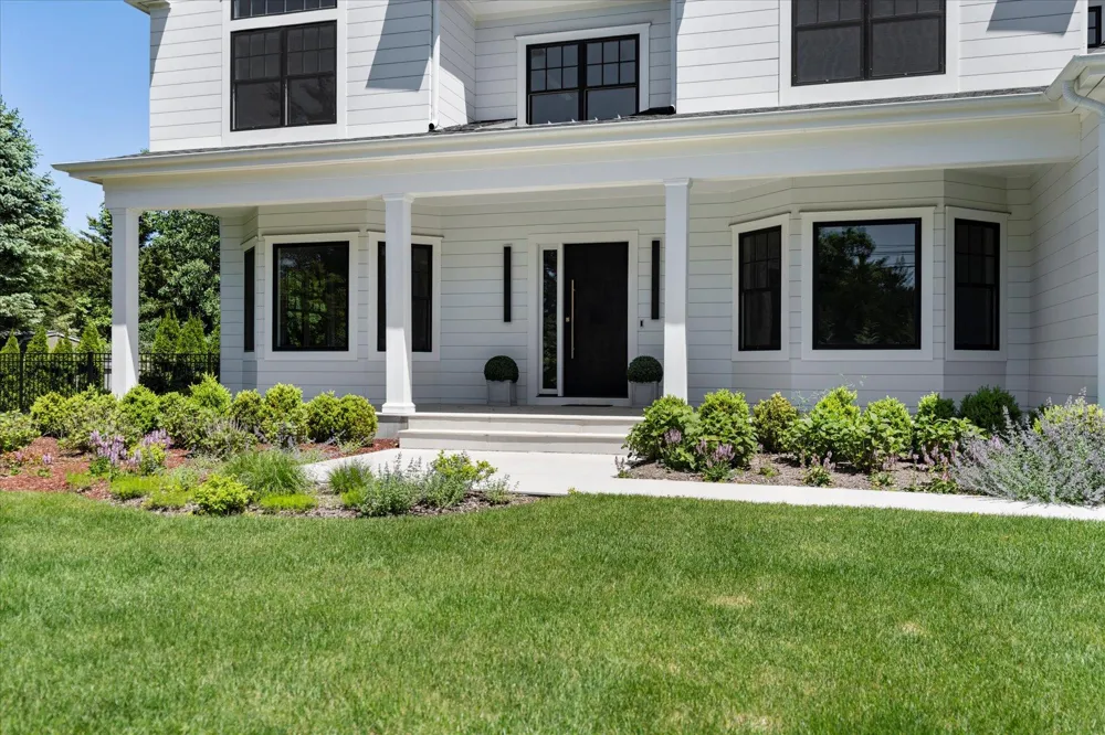 58 Country Club Drive Southampton, NY 11968