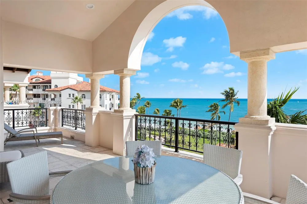 19253 Fisher Island Dr #19253 Miami Beach, FL 33109