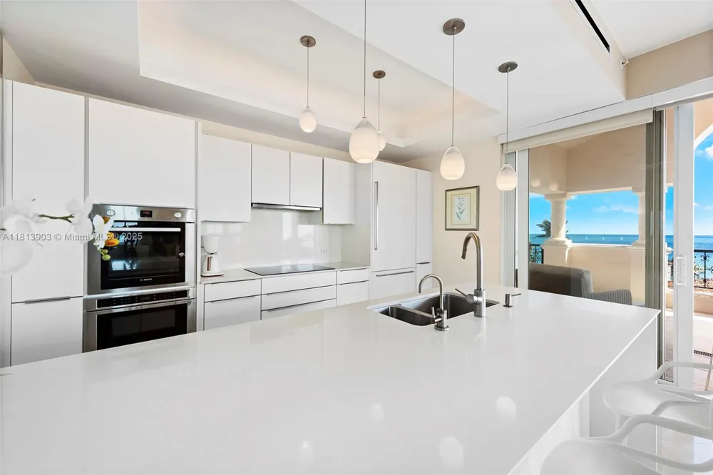 19253 Fisher Island Dr #19253 Miami Beach, FL 33109