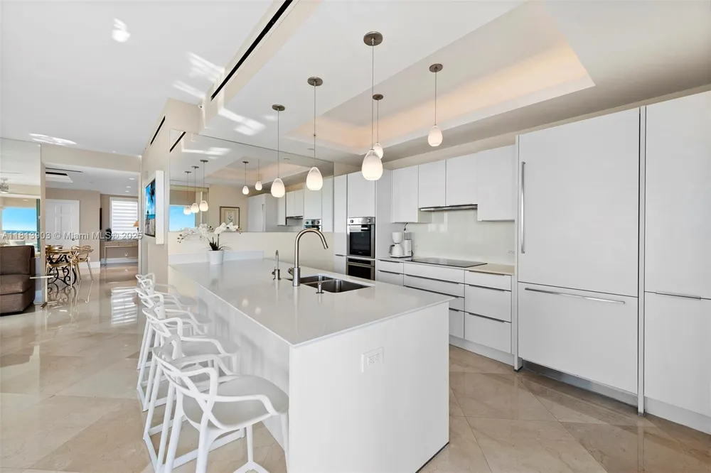 19253 Fisher Island Dr #19253 Miami Beach, FL 33109