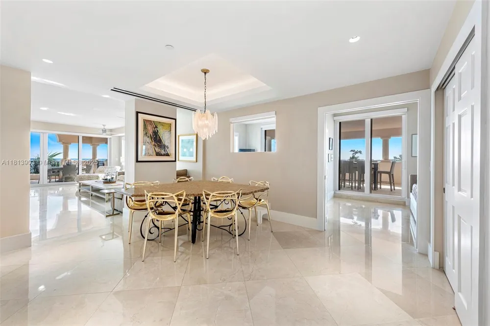 19253 Fisher Island Dr #19253 Miami Beach, FL 33109